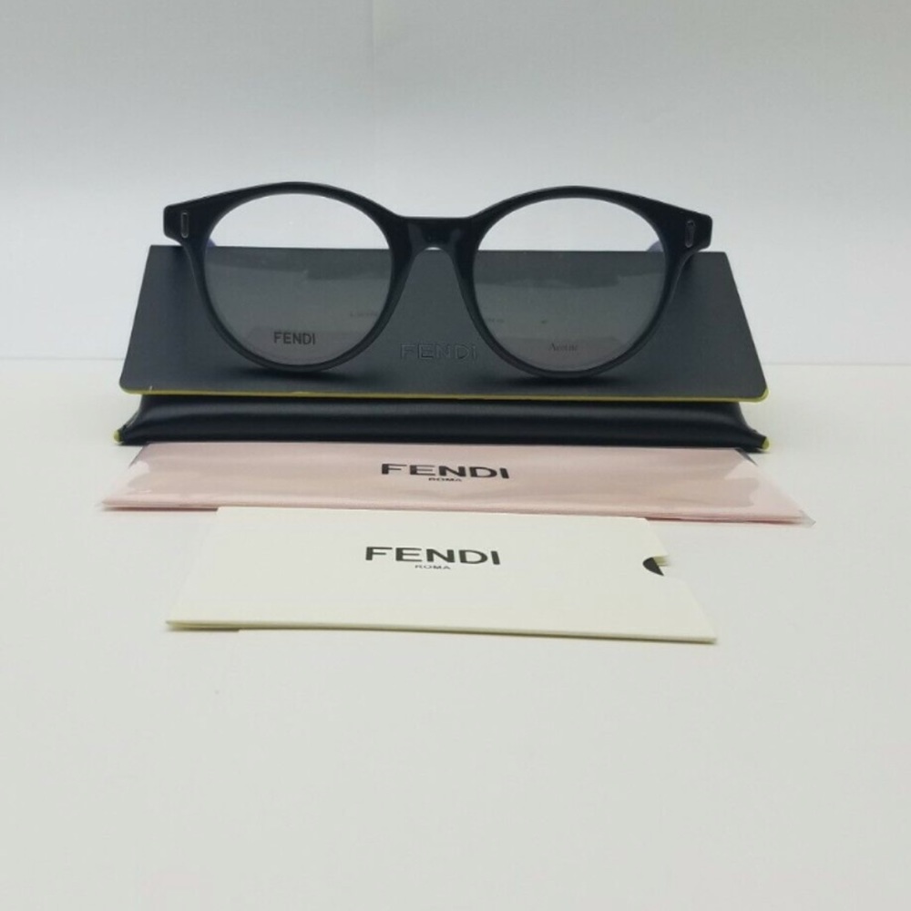 Fendi - Picture 2 of 3